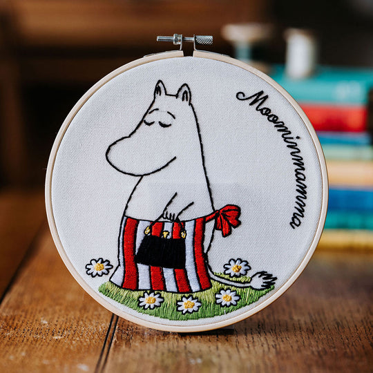 Moomin ムーミン The Crafty Kit Company クラフティ キット カンパニー 刺しゅうキット ( ムーミンママ )