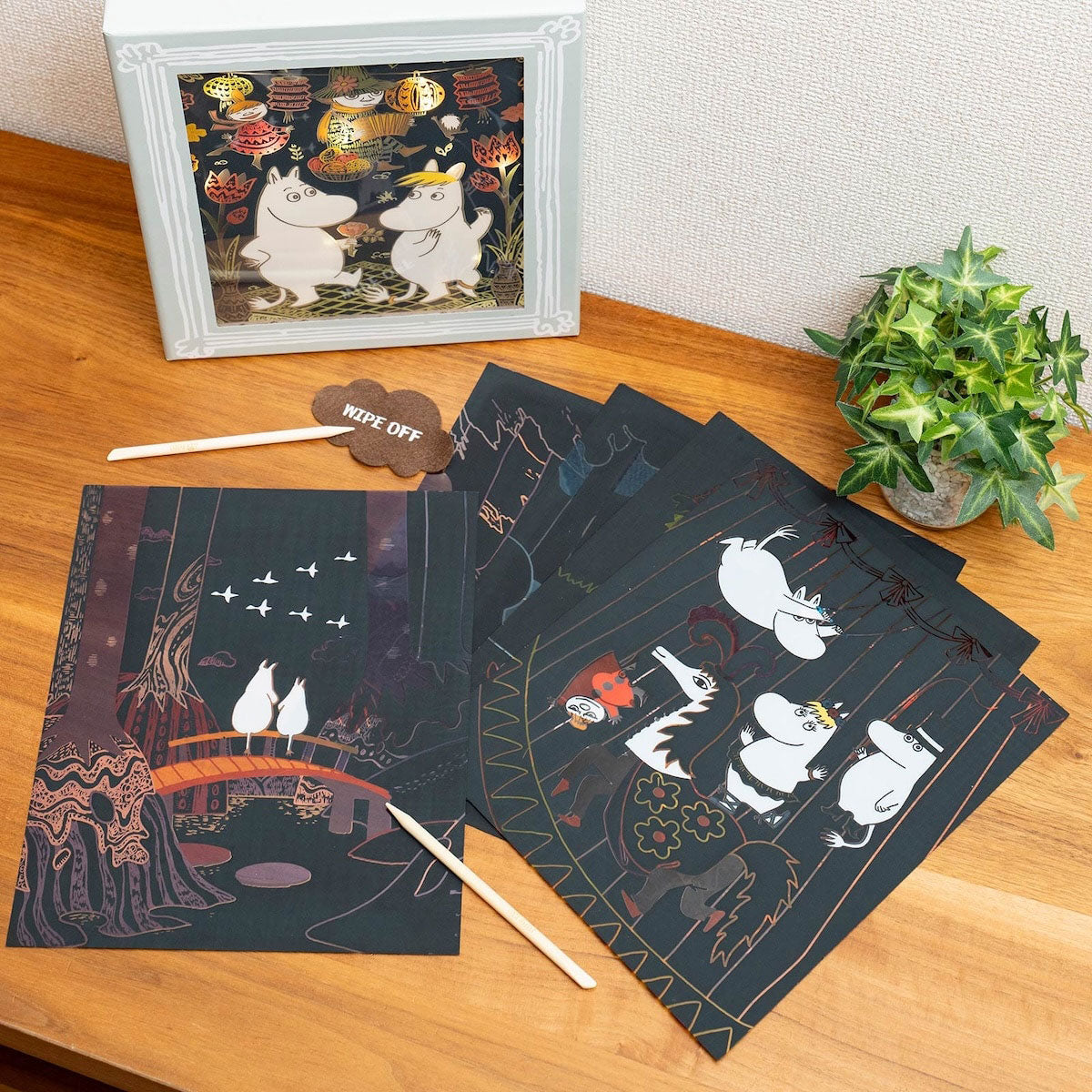 Moomin ムーミン BørneLund ボーネルンド 削って輝く ステンドグラス