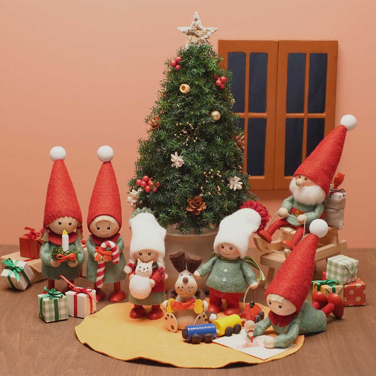 NORDIKA nisse ノルディカ ニッセ クリスマス 木製人形 ( ネコのぬいぐるみを抱えた女の子 / Joy to the world )
