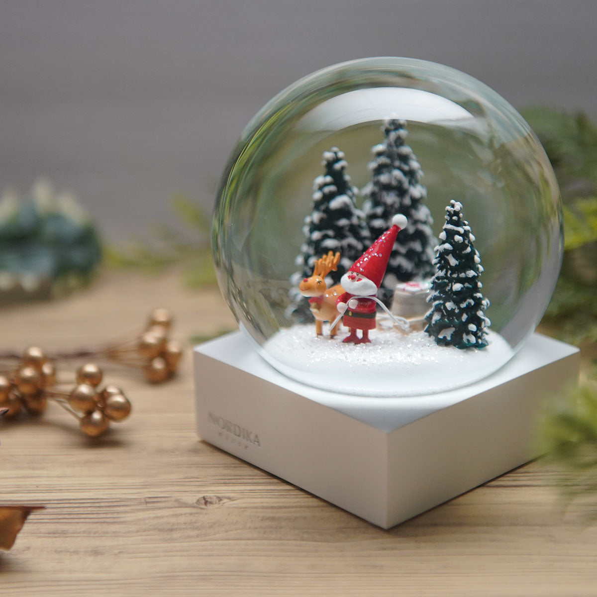 NORDIKA nisse ノルディカ ニッセ クリスマス スノードーム( そりをひいたサンタ / レッド )