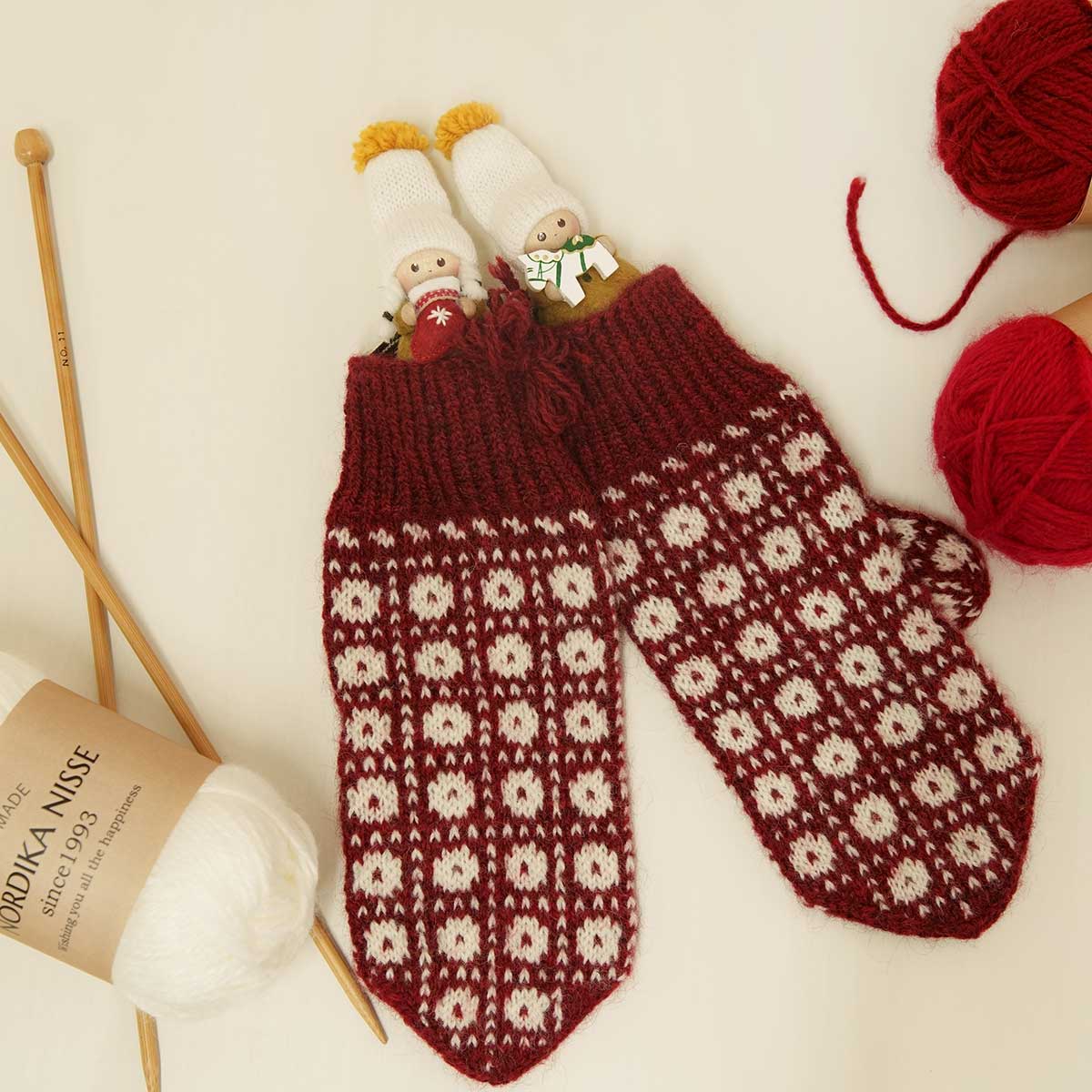 NORDIKA nisse ノルディカ ニッセ クリスマス 木製人形 ( 靴下を持った女の子 / Jule Hygge )