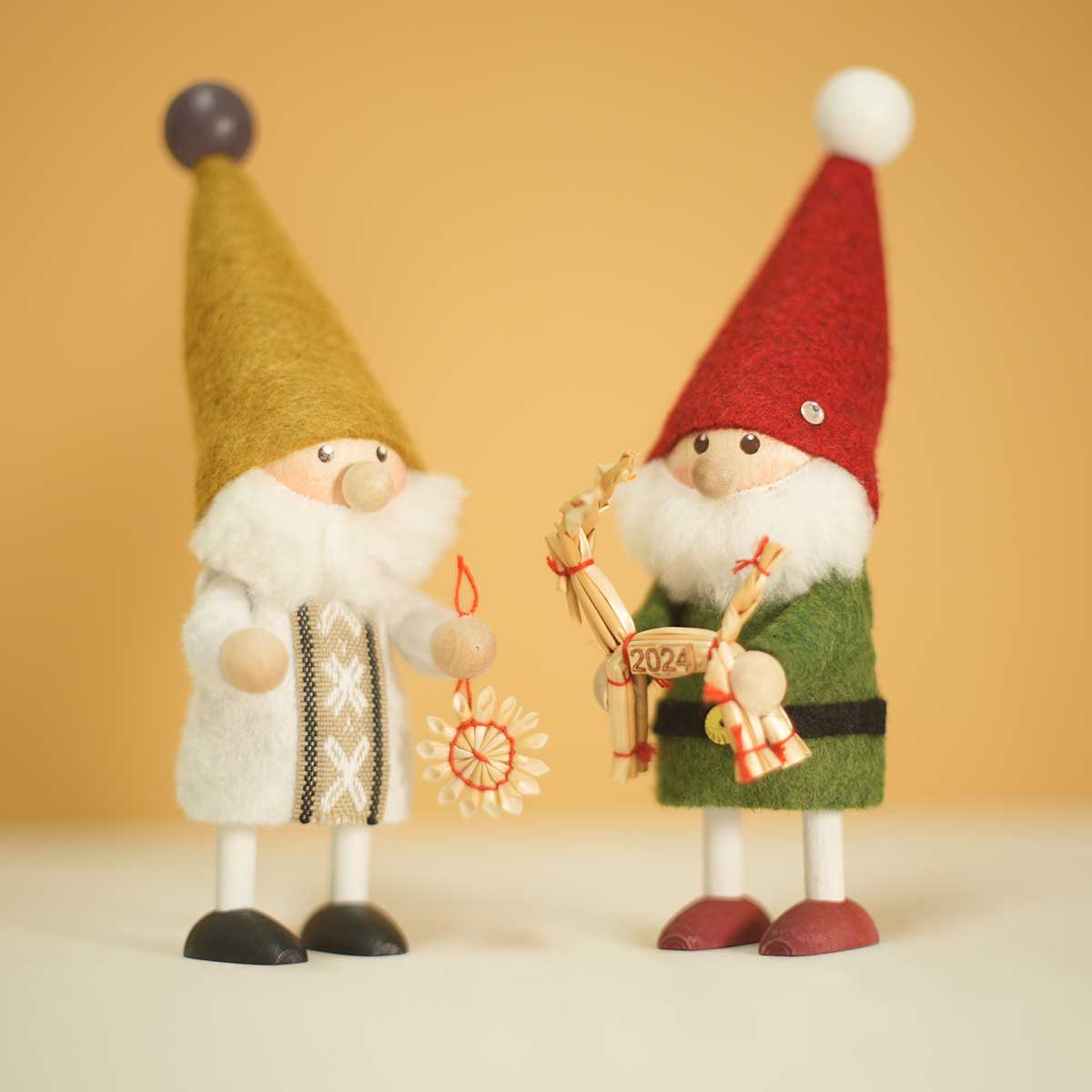 NORDIKA nisse ノルディカ ニッセ クリスマス 木製人形 ( ストローオーナメントを持ったサンタ / Jule Hygge )