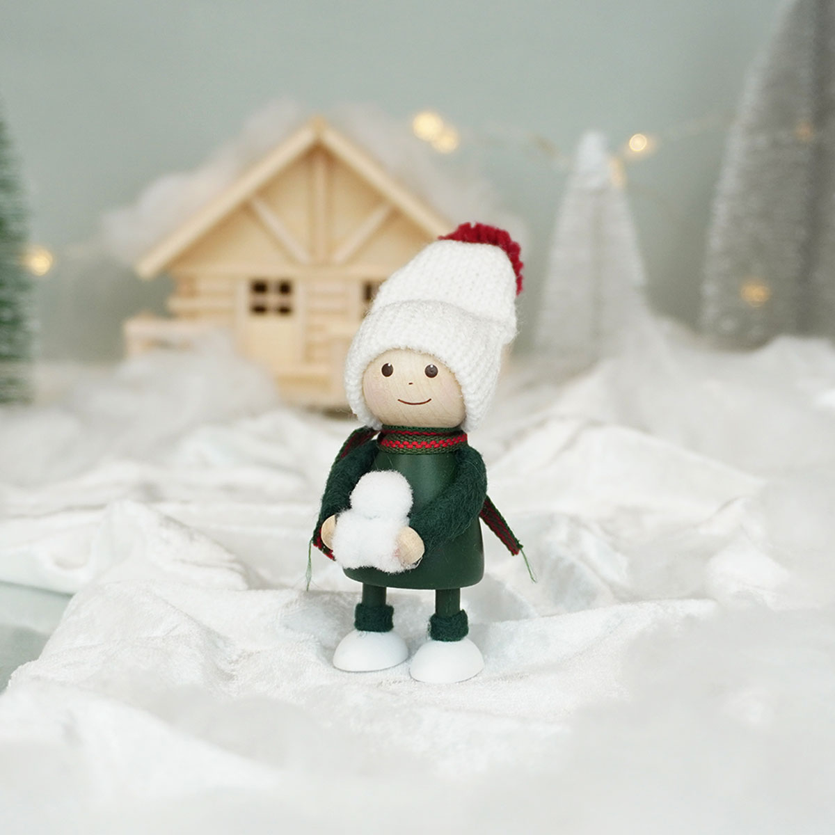 【2026新作】NORDIKA nisse ノルディカ ニッセ クリスマス 木製人形 雪遊びをする男の子