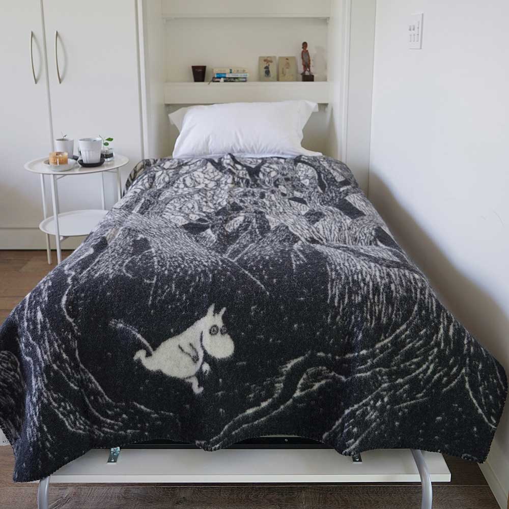Moomin ムーミン KLIPPAN クリッパン ウールシングルブランケット ( ムーミンオンザラン / 130×180cm / ブラック )