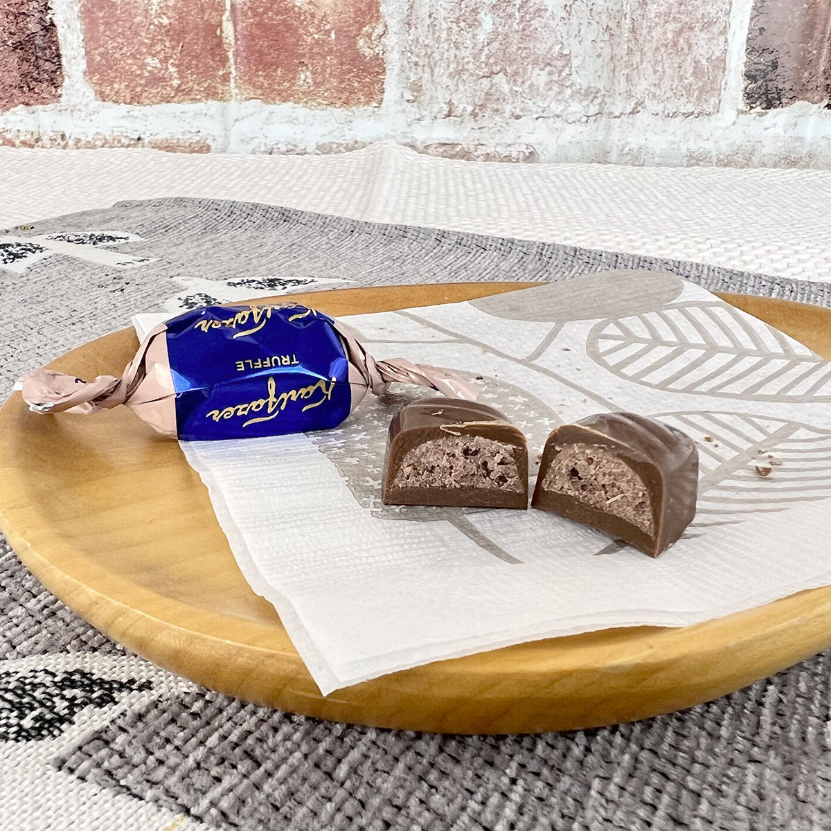 Fazer ファッツェル KarlFazer クリスピートリュフチョコレート(箱入り / 250g)