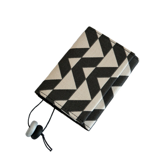 【50%OFF】aveva アベバ カードケース ( ブラック / ホワイト )【セール】