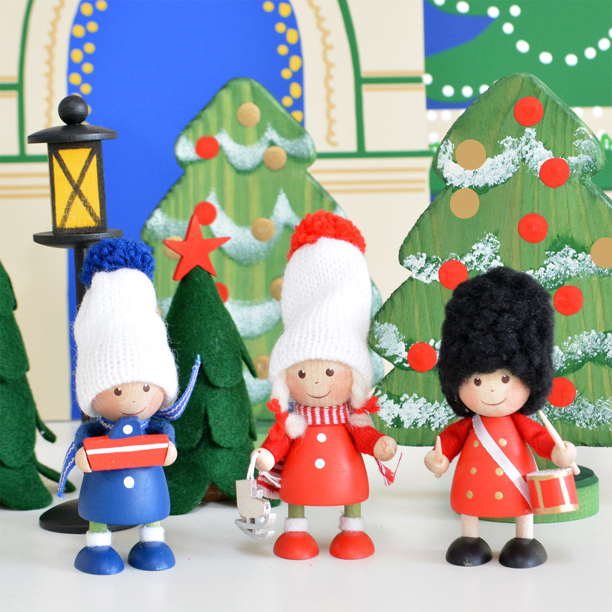 NORDIKA nisse ノルディカ ニッセ クリスマス 木製人形(スケート靴を持った赤いコートの女の子)