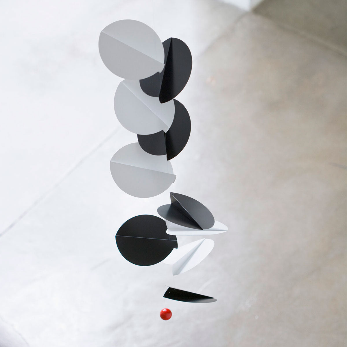 Flensted Mobiles フレンステッド・モビール(Turning Leaves ターニングリーブス / ブラック ホワイト / 141W)