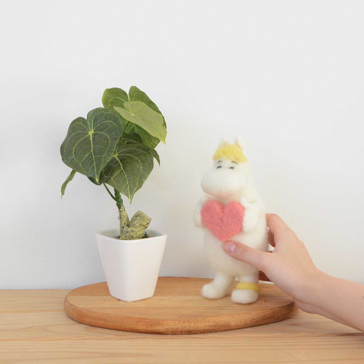 Moomin ムーミン The Crafty Kit Company クラフティ キット カンパニー 羊毛フェルトキット ( スノークのおじょうさん )
