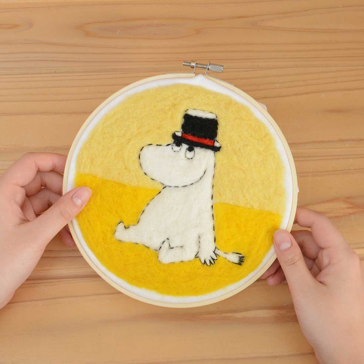 Moomin ムーミン The Crafty Kit Company クラフティ キット カンパニー 羊毛刺しゅうキット ( ムーミンパパ )