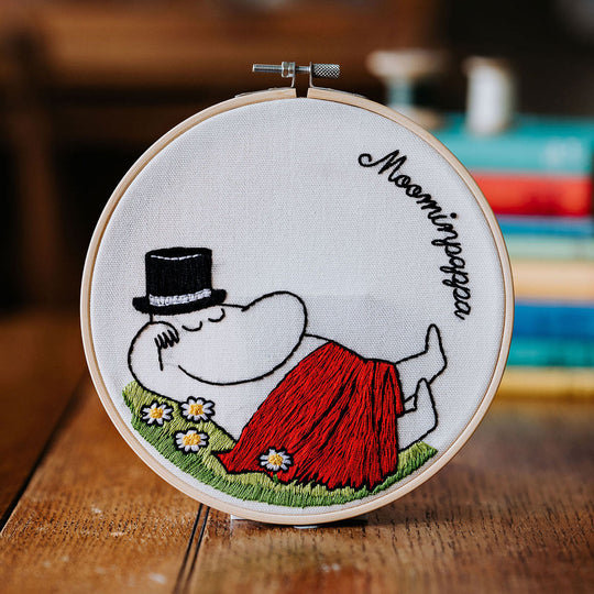 Moomin ムーミン The Crafty Kit Company クラフティ キット カンパニー 刺しゅうキット ( ムーミンパパ )