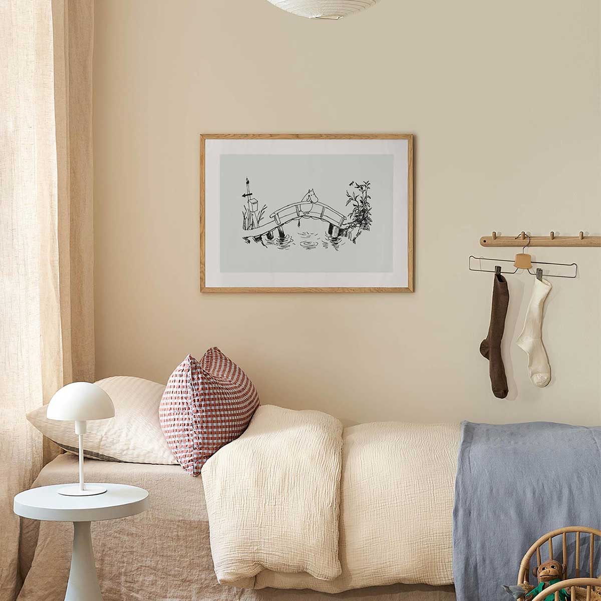 Moomin ムーミン Postery ポストリー モノクロミニポスター ( Moomin On Moominvalley Bridge / 21 × 30 cm )