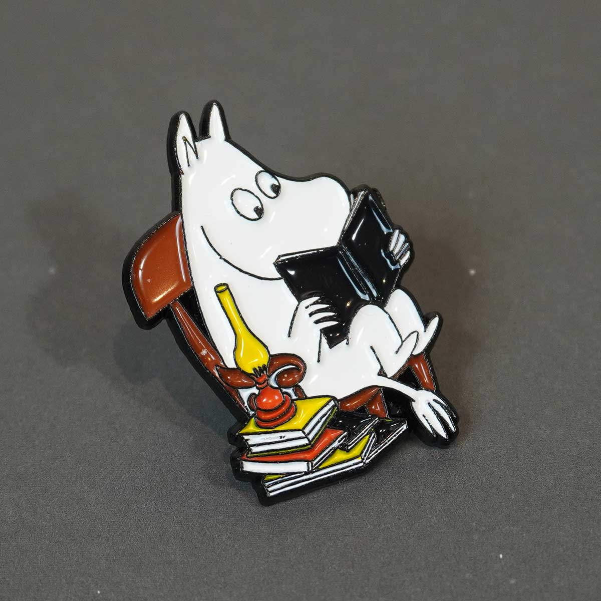 Moomin ムーミン PINBOX ピンボックス ピンバッジ ( 本を読むムーミン / ブラック )