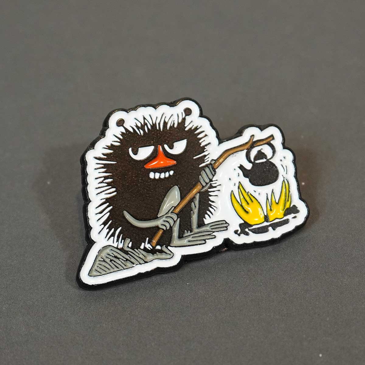 Moomin ムーミン PINBOX ピンボックス ピンバッジ ( 焚火とスティンキー )