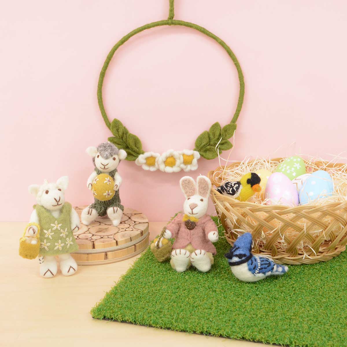 Gry&Sif グライアンドシフ オーナメント ( ホワイトシープ / グリーンパンツ&エッグ )