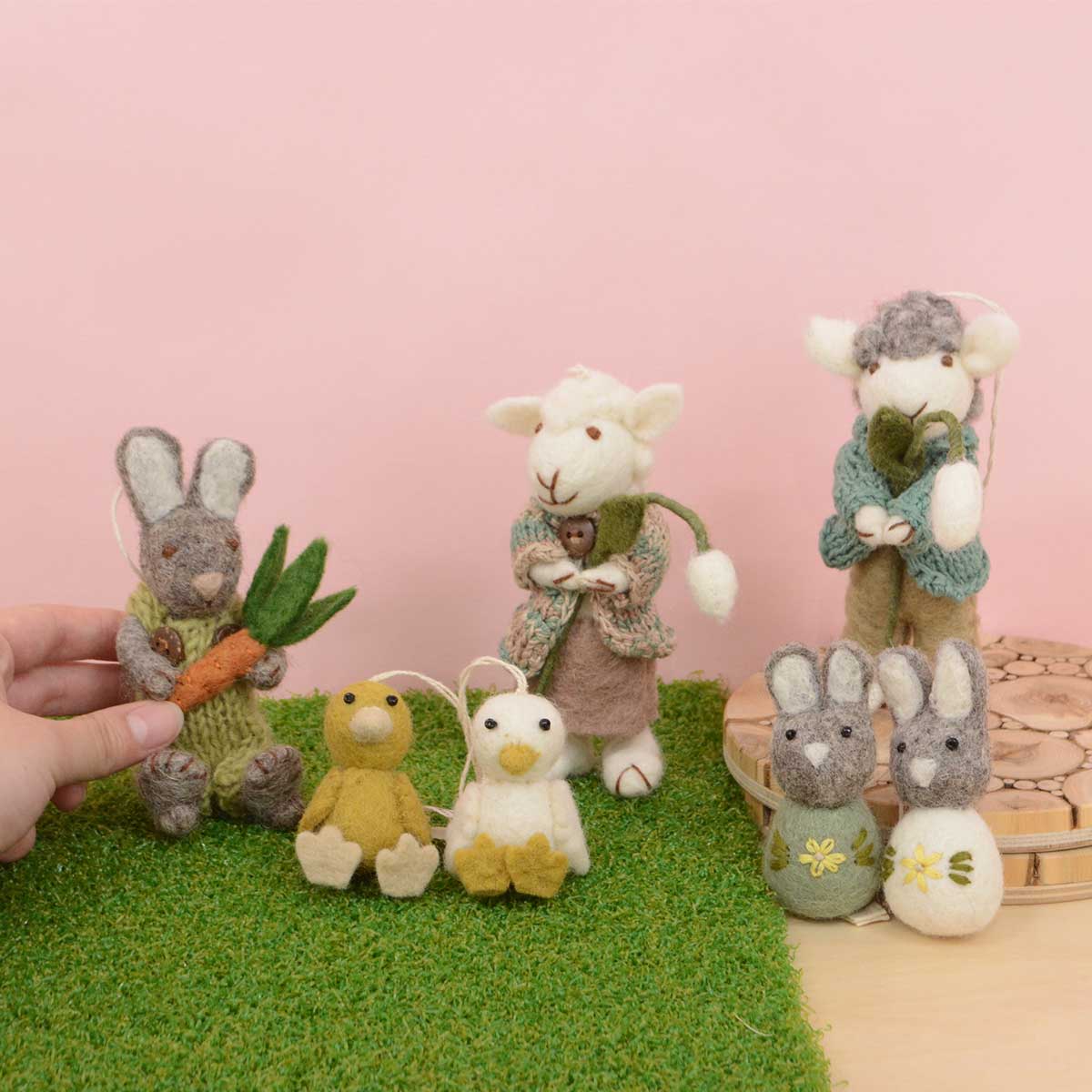 Gry&Sif グライアンドシフ オーナメント ( グレーバニー / グリーンパンツ&キャロット )