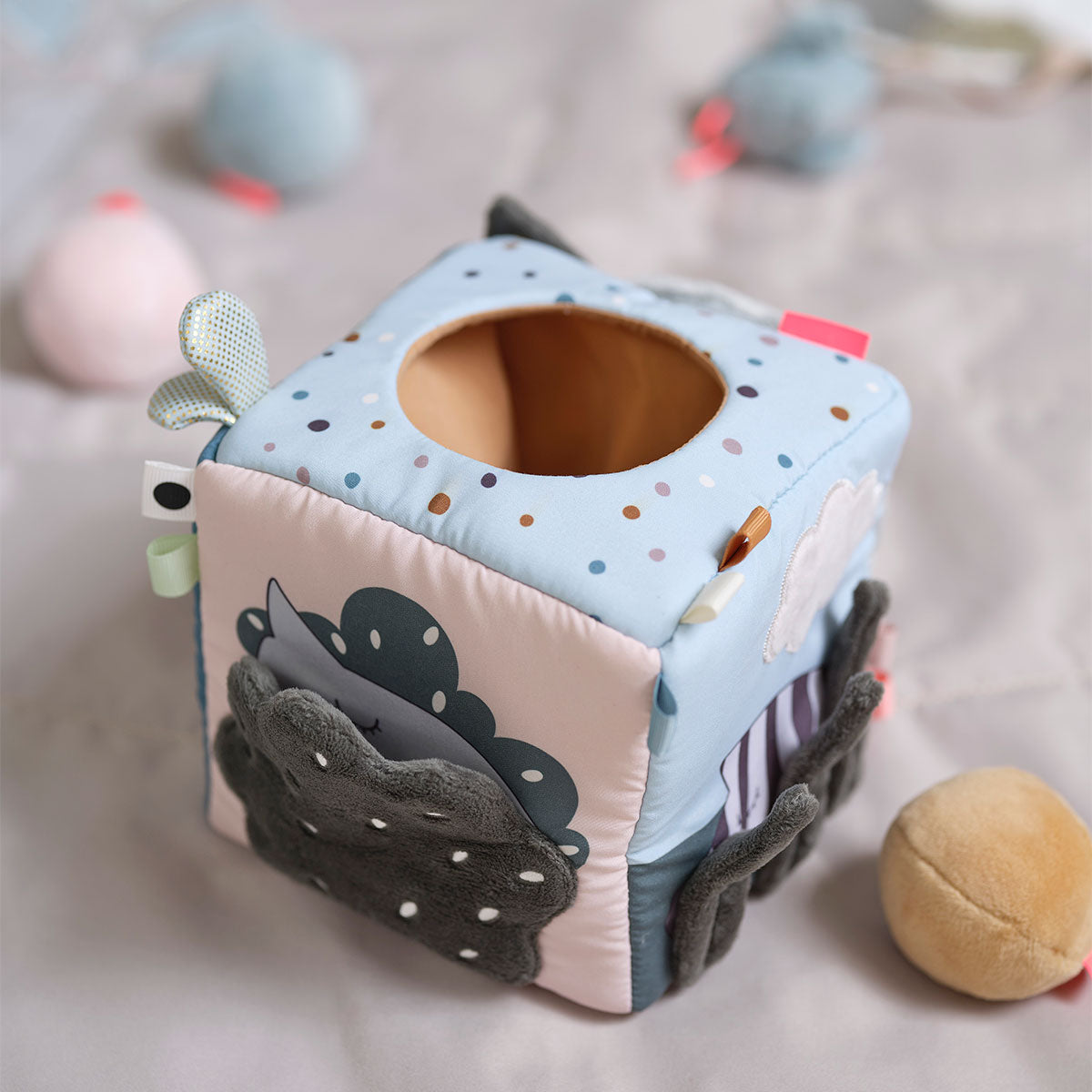 done by deer ダンバイディア 布製知育玩具 ディスカバリーキューブ ( ディアフレンズ / カラーミックス )