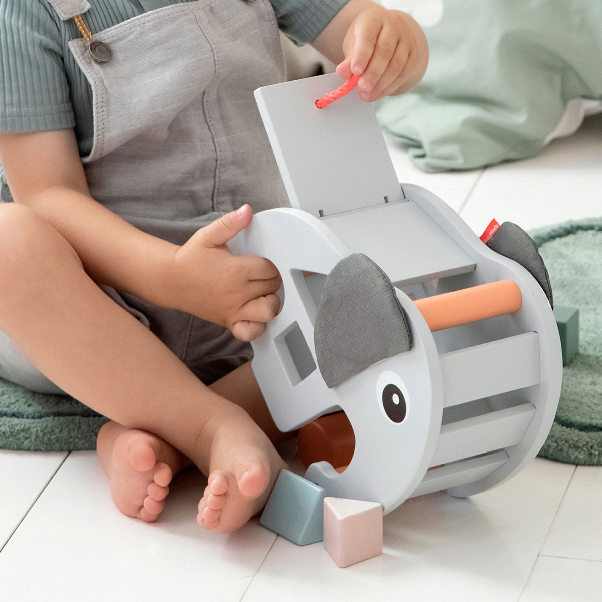 done by deer ダンバイディア 木製知育玩具 ソーティングボックス ( エルフィー / グレー )