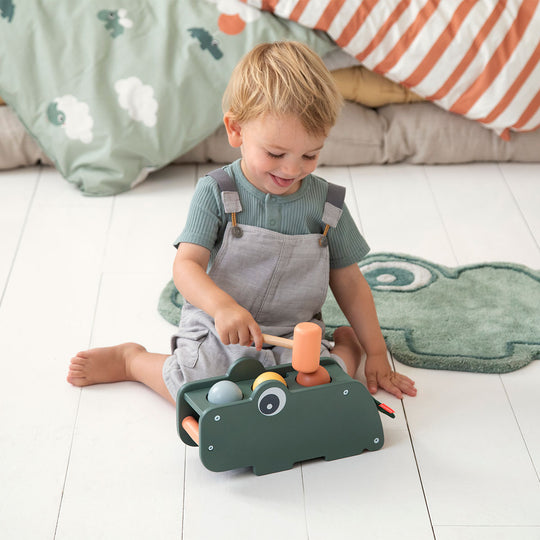 done by deer ダンバイディア 木製知育玩具 ハンマーボード ( クロコ / グリーン )