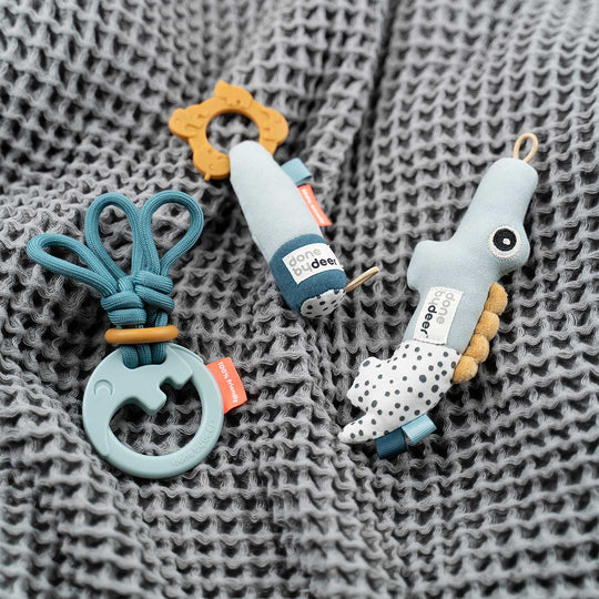 done by deer ダンバイディア ベビー布製おもちゃ タイニーアクティビティトイ ギフト3点セット ( ブルー )