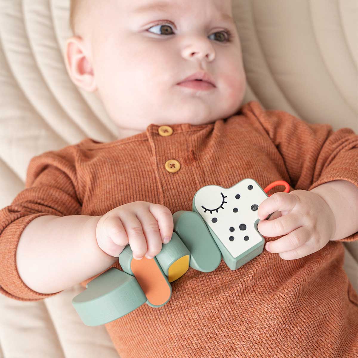 done by deer ダンバイディア 木製知育玩具 ツイスト＆ターントイ ( クロコグリーン )