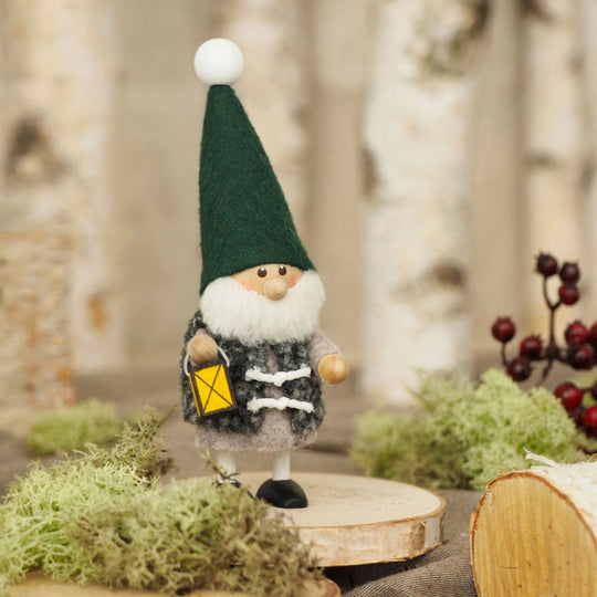 【2025新作】NORDIKA nisse ノルディカ ニッセ クリスマス 木製人形 ( ランタンを持ったサンタ / Nordic Forest )