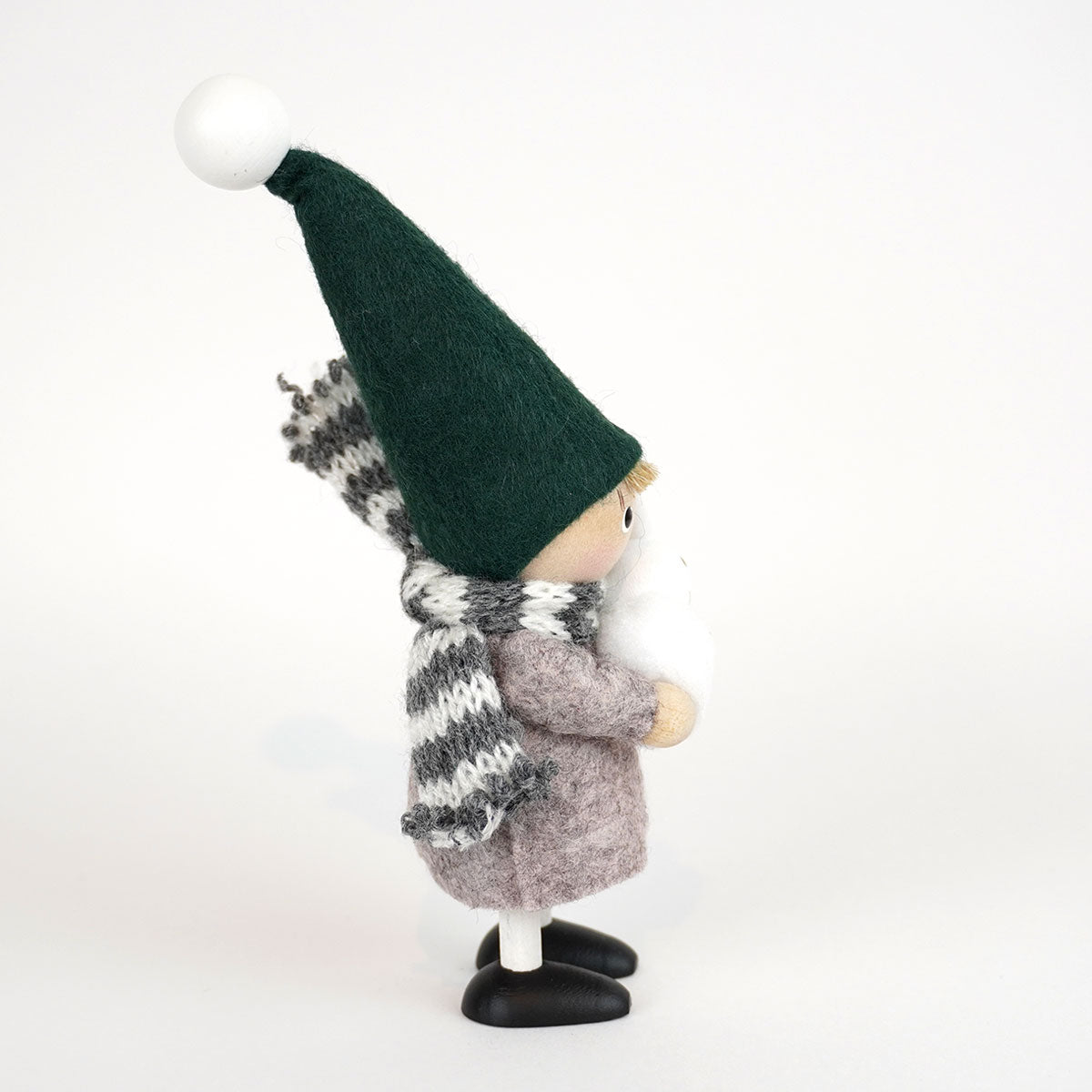 【予約】【2025新作】NORDIKA nisse ノルディカ ニッセ クリスマス 木製人形 ( ウサギを抱えた男の子 / Nordic Forest )