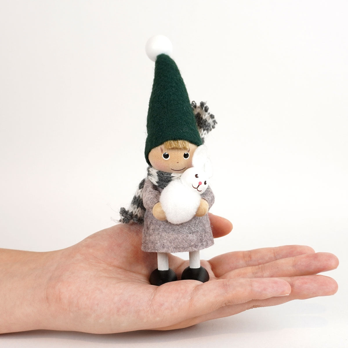 【予約】【2025新作】NORDIKA nisse ノルディカ ニッセ クリスマス 木製人形 ( ウサギを抱えた男の子 / Nordic Forest )