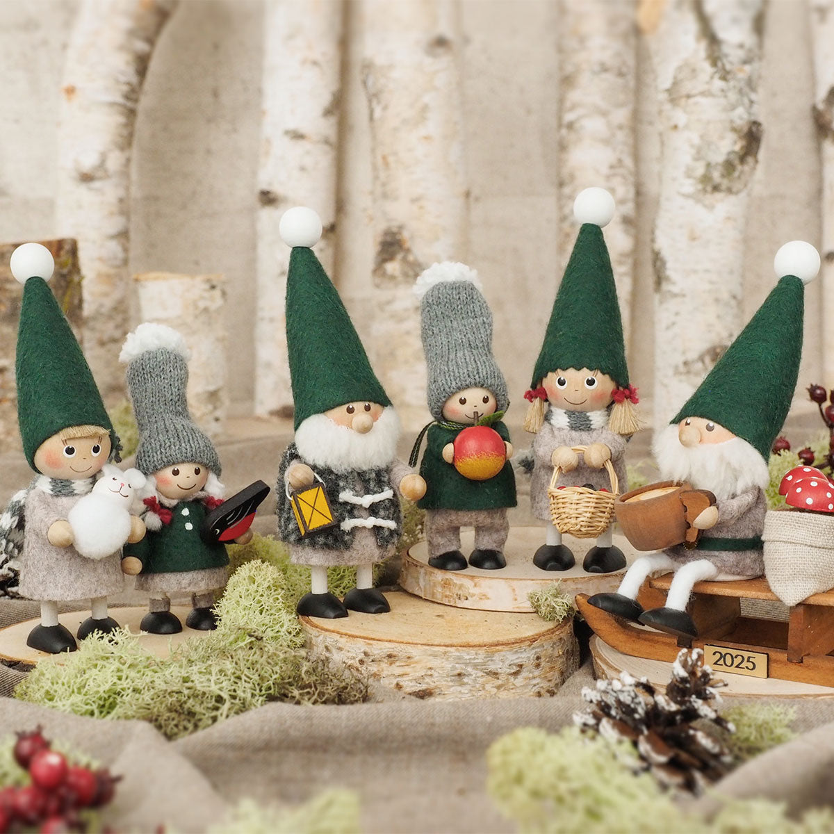【予約】【2025新作】NORDIKA nisse ノルディカ ニッセ クリスマス 木製人形 ( ウサギを抱えた男の子 / Nordic Forest )