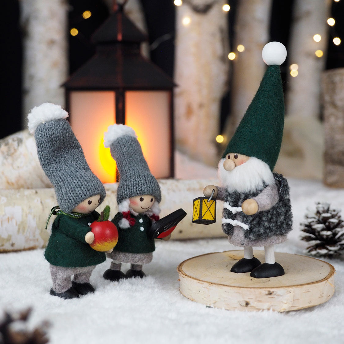 【予約】【2025新作】NORDIKA nisse ノルディカ ニッセ クリスマス 木製人形 ( リンゴを持った男の子 / Nordic Forest )