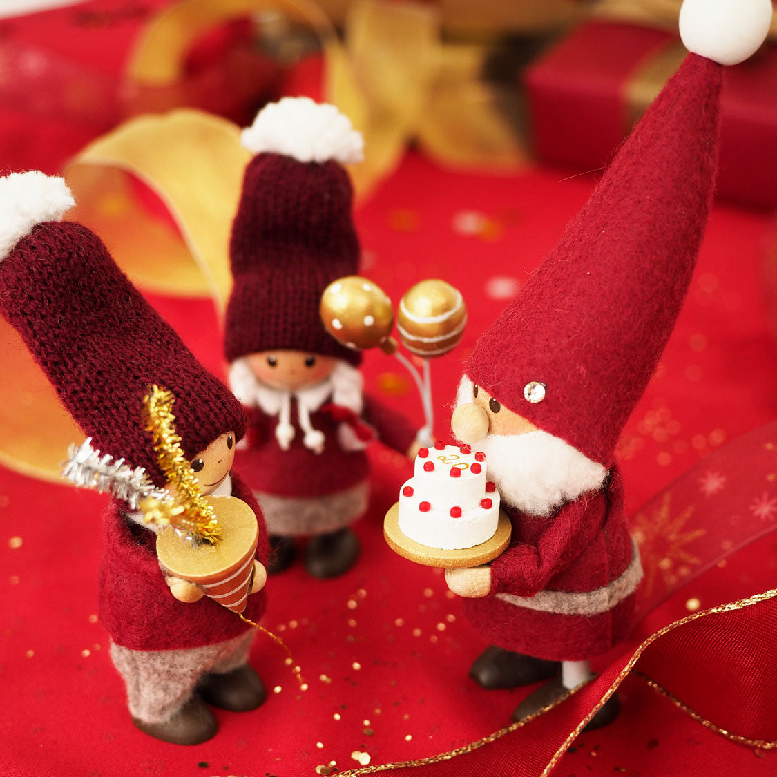 【予約】【2025新作】NORDIKA nisse ノルディカ ニッセ クリスマス 木製人形 ( ケーキを持ったサンタ / 20th Celebration )