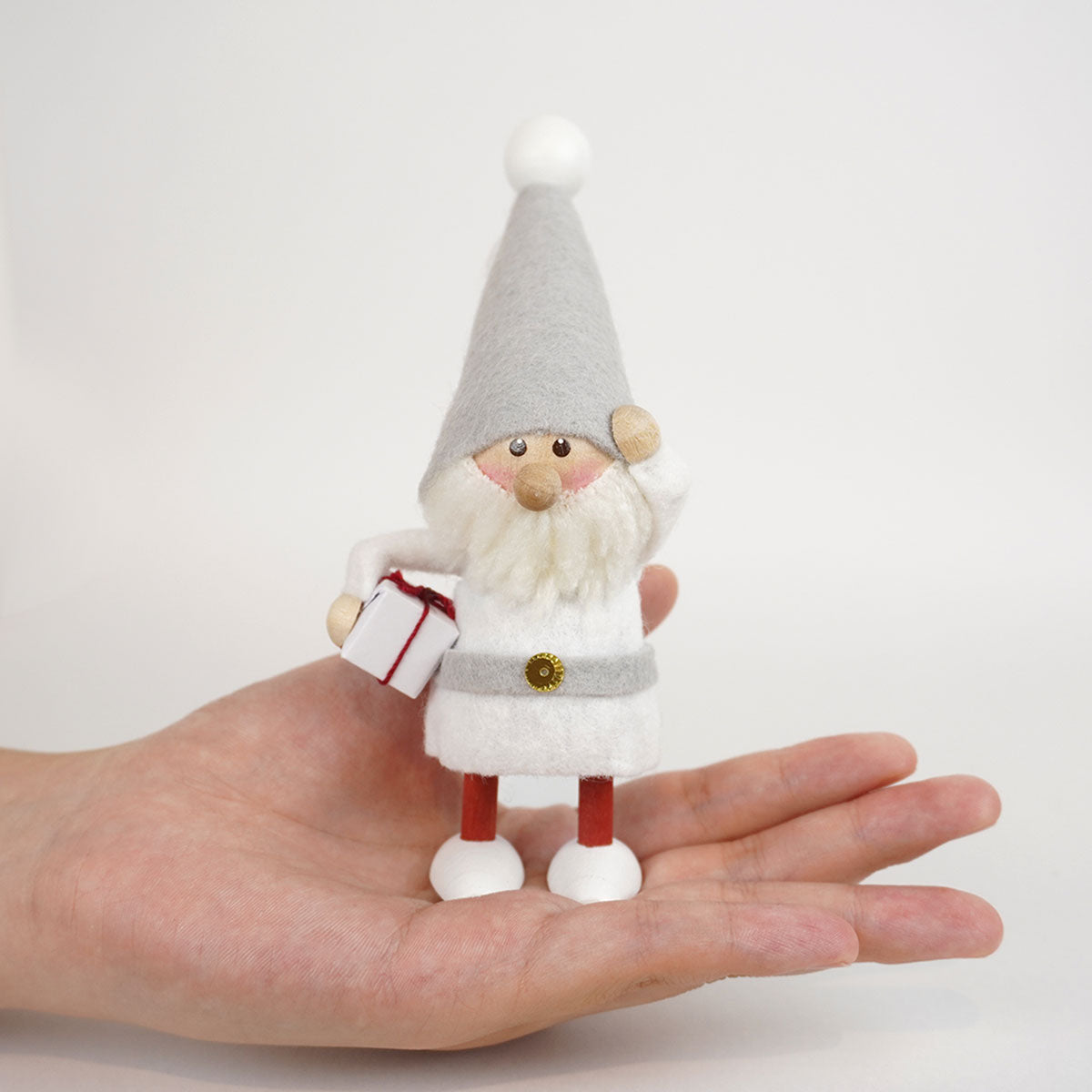 【予約】【2025新作】NORDIKA nisse ノルディカ ニッセ クリスマス 木製人形 ( プレゼントを持ったサンタ / サイレントナイト )