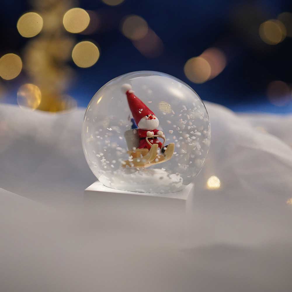 【予約】【2025新作】NORDIKA nisse ノルディカ ニッセ クリスマス スノードーム（ ミニ / そりに乗ったサンタ / レッド ）