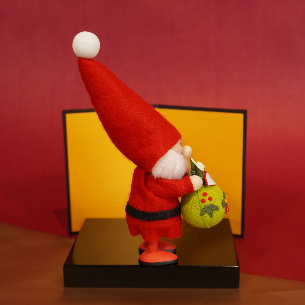 【北欧雑貨オリジナル】NORDIKA nisse ノルディカ ニッセ クリスマス 木製人形 ( 門松を持ったサンタ )