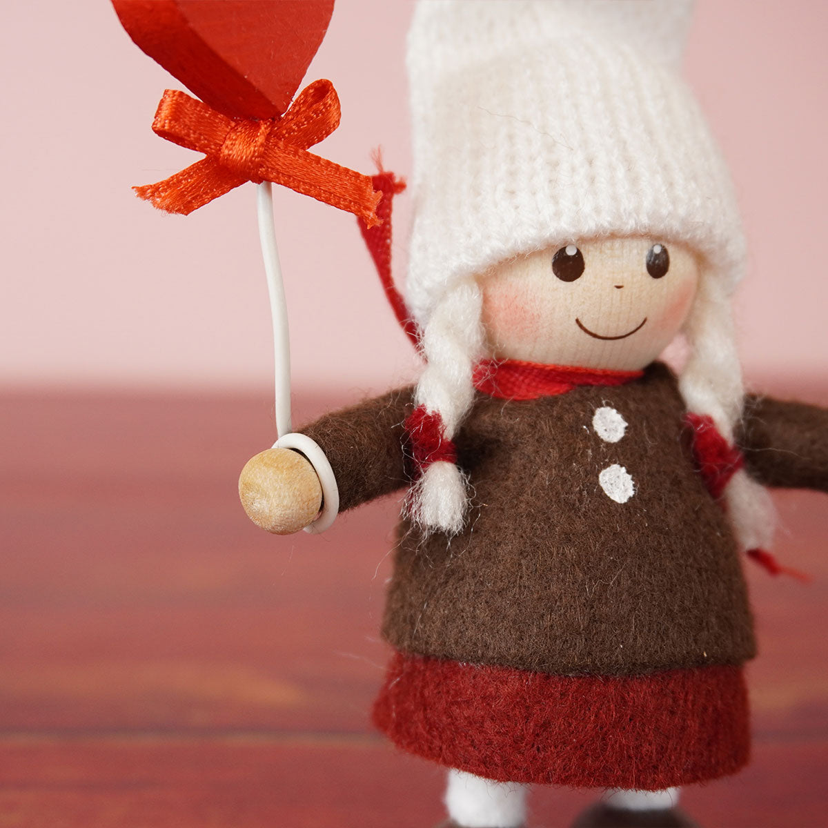 NORDIKA nisse ノルディカ ニッセ クリスマス 木製人形 ( Melty Seriesニット帽の女の子＆男の子 ＆ ハートセット )