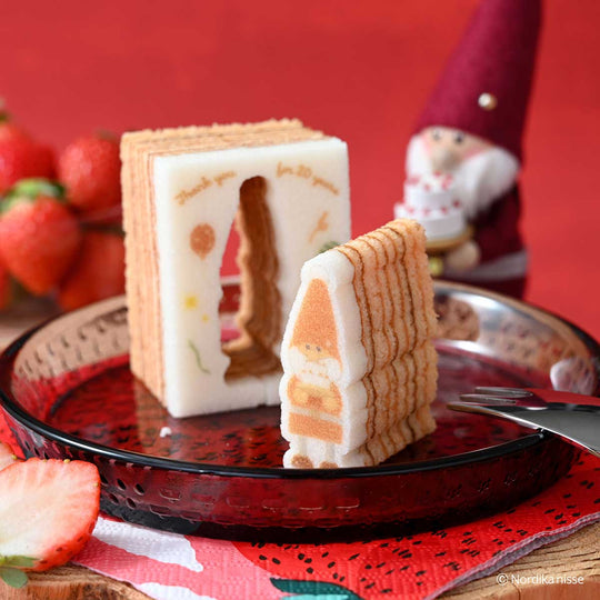 Katanukiya カタヌキヤ ノルディカニッセの型抜きバウム ( いちご / 20周年アニバーサリーサンタ )