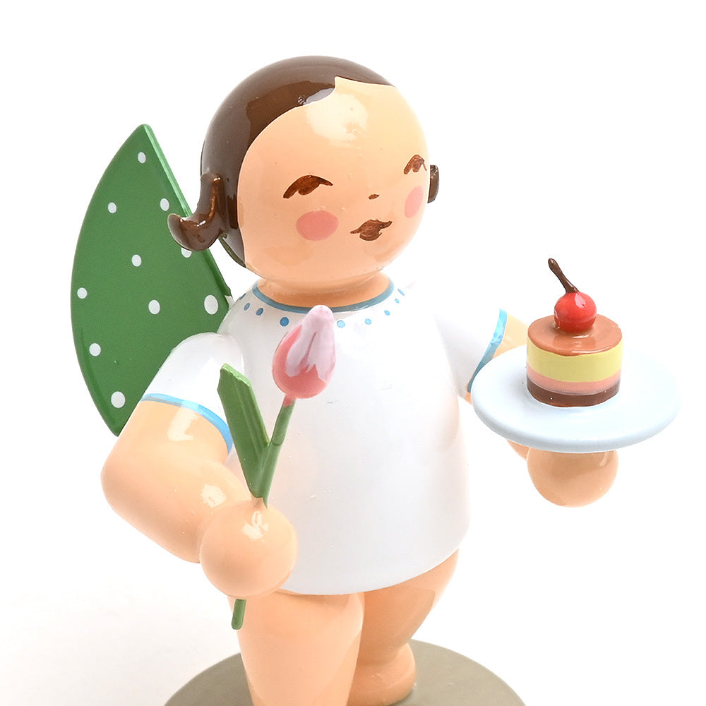 Wendt & Kuhn ヴェント & キューン 木製人形ケーキとチューリップを持つ天使
