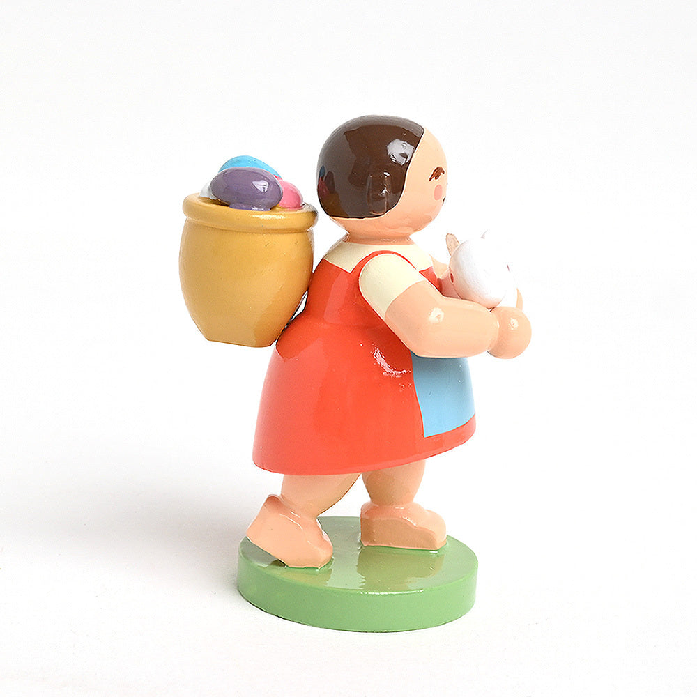 Wendt & Kuhn ヴェント & キューン 木製人形ブロッサムフレンズ ( うさぎを可愛がる女の子 )