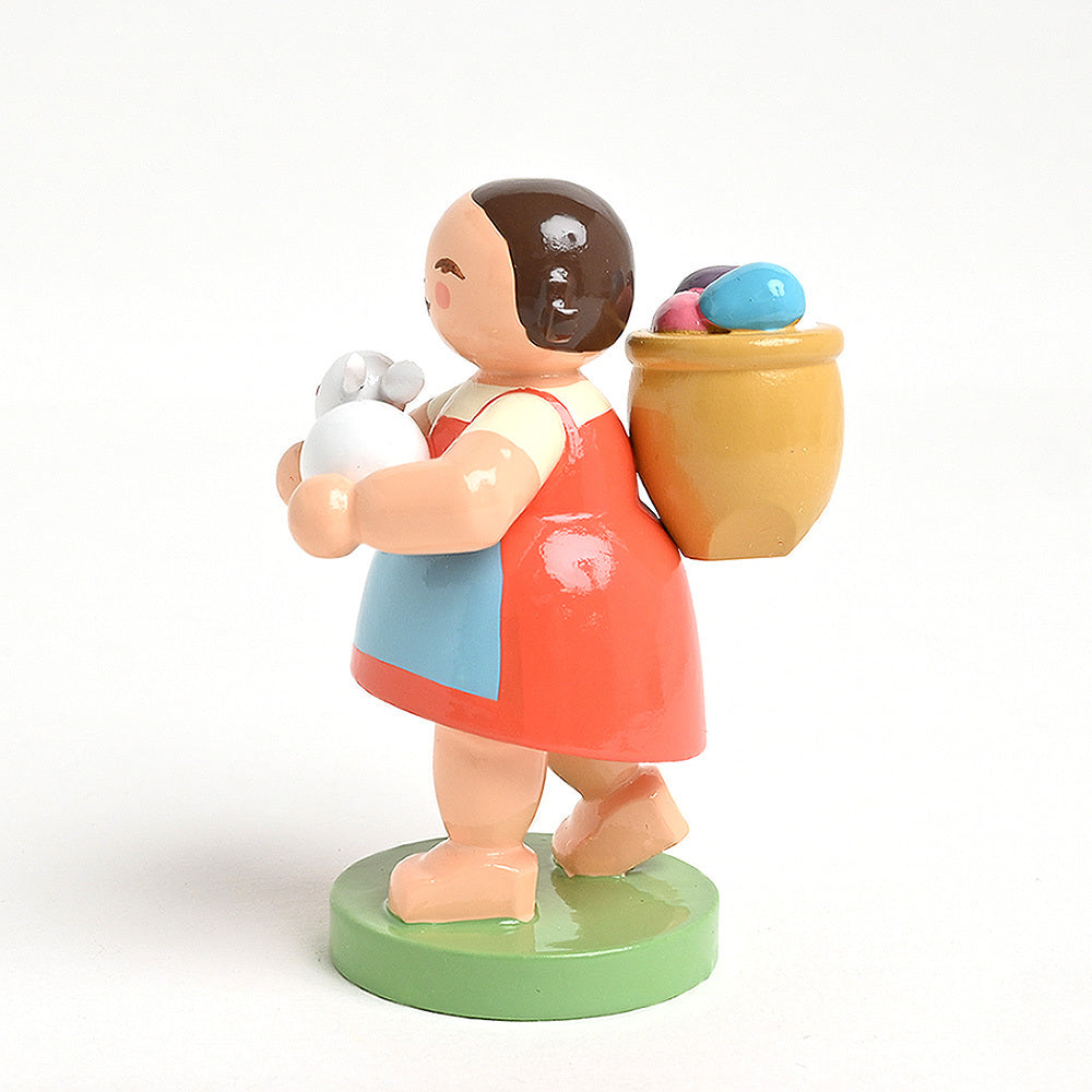 Wendt & Kuhn ヴェント & キューン 木製人形ブロッサムフレンズ ( うさぎを可愛がる女の子 )