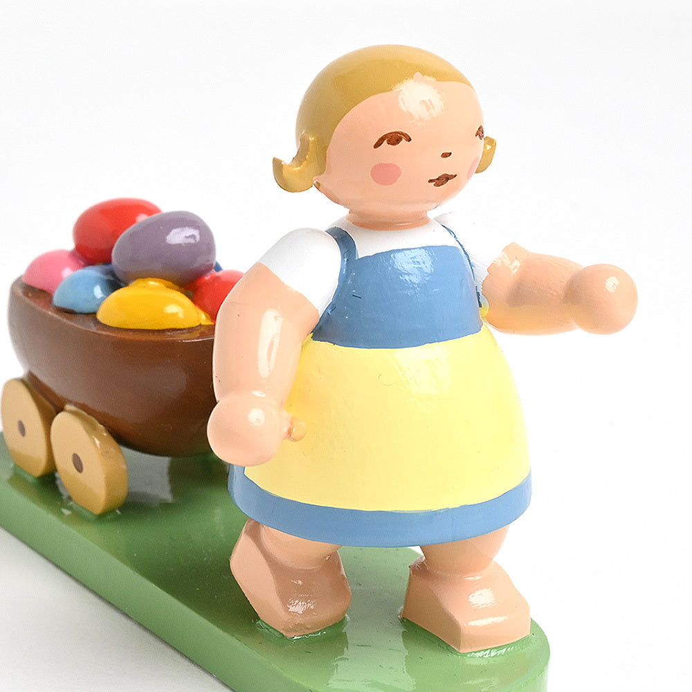 Wendt & Kuhn ヴェント & キューン 木製人形ブロッサムフレンズ ( お手伝いをする女の子 )