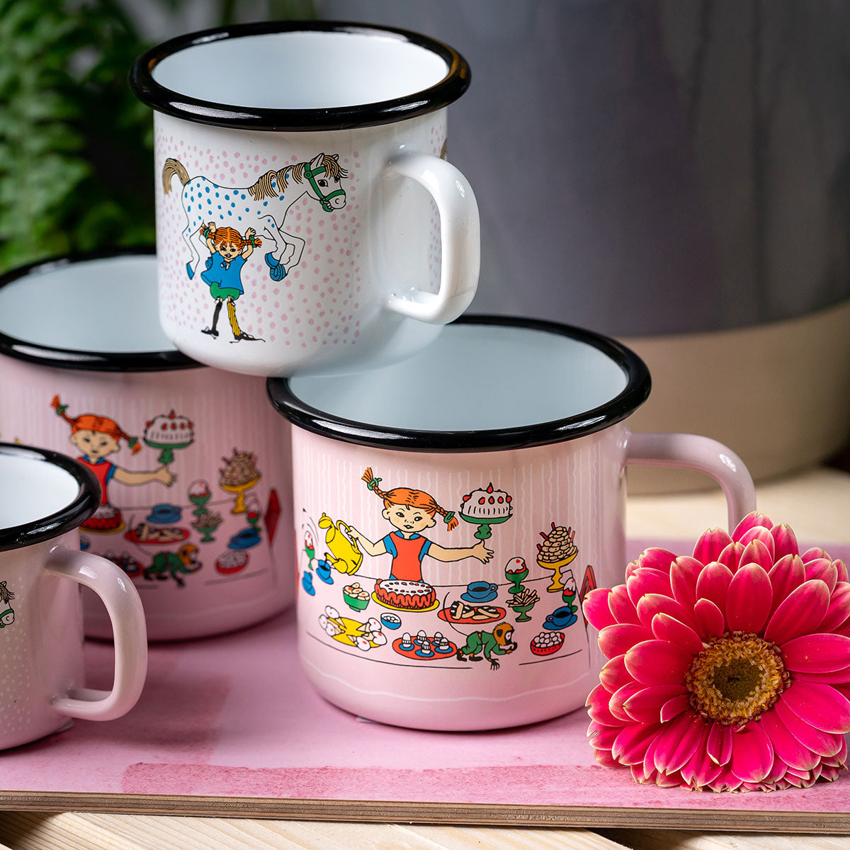Pippi ピッピ Muurla ムールラ ホーローマグ（ピッピと馬 / 250ml）
