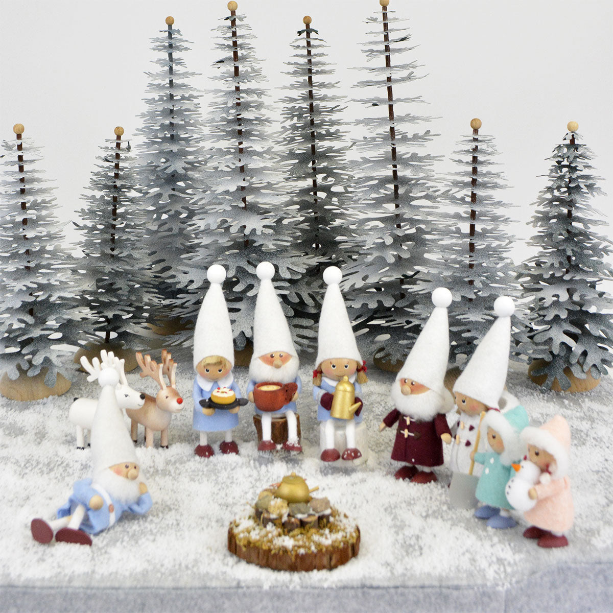 NORDIKA nisse ノルディカ ニッセ クリスマス 木製置物（お座り人形用丸太台 / スノーホワイト ）