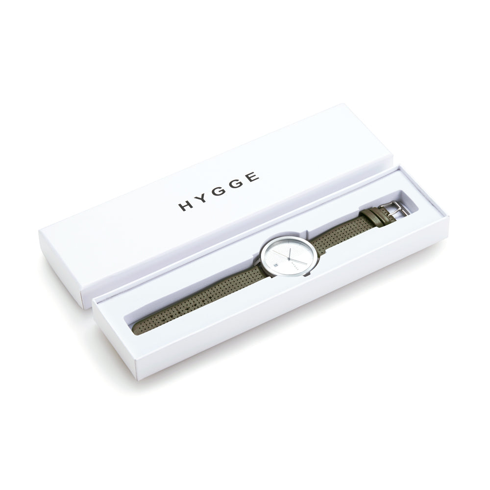 HYGGE Watches ヒュッゲウォッチズ 2203 SERIES WATCH ( Khaki LEATHER / White dial / Silver case )