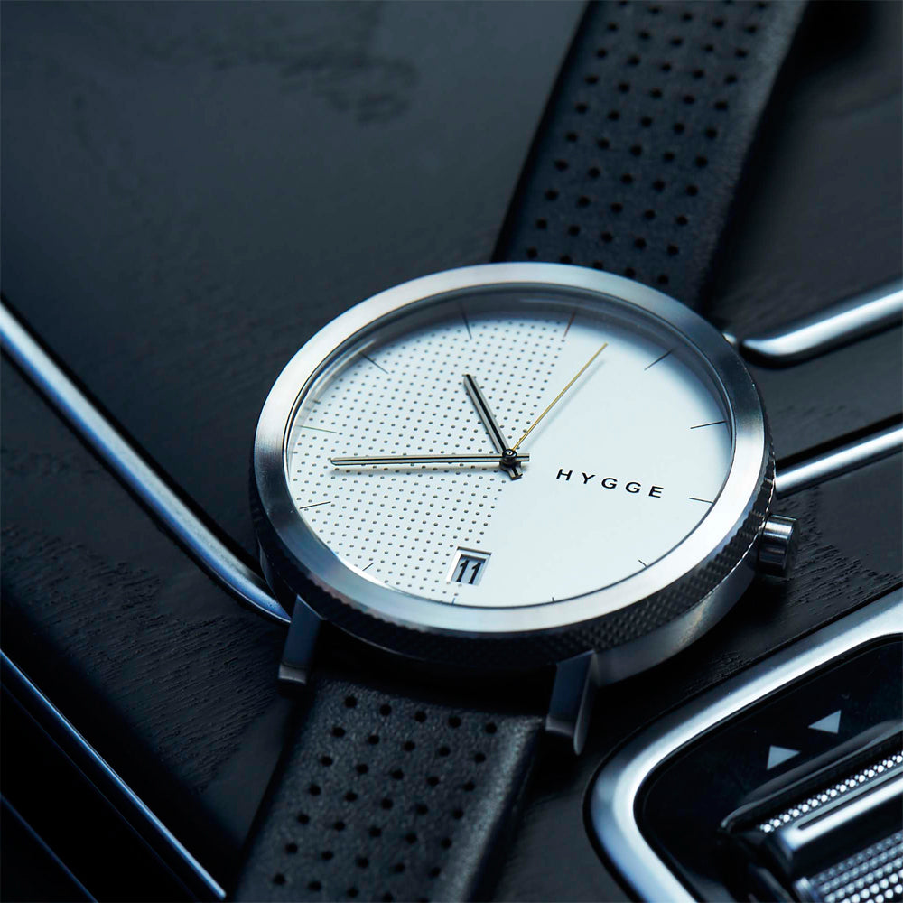 HYGGE Watches ヒュッゲウォッチズ 2203 SERIES WATCH ( Black LEATHER / White dial / Silver case )