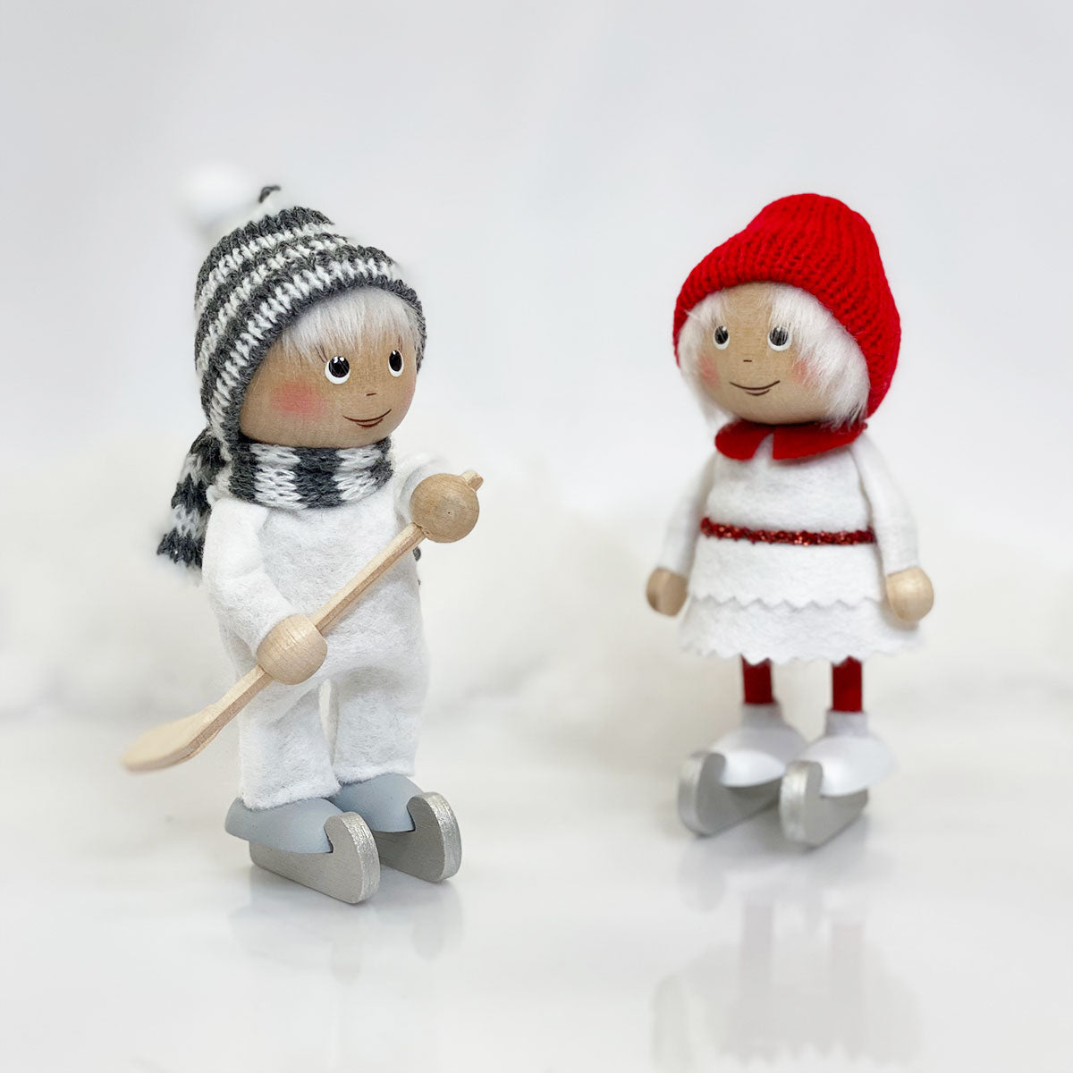 NORDIC GIFT ノルディック・ギフト 木製人形 スケート靴を履いた女の子